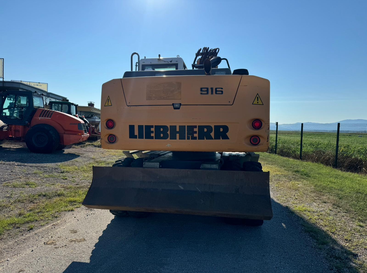 Liebherr 916