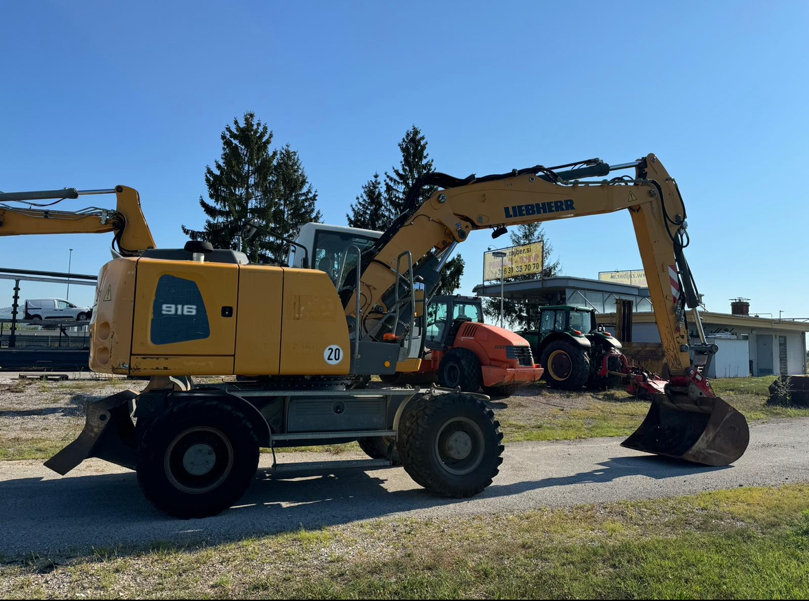 Liebherr 916