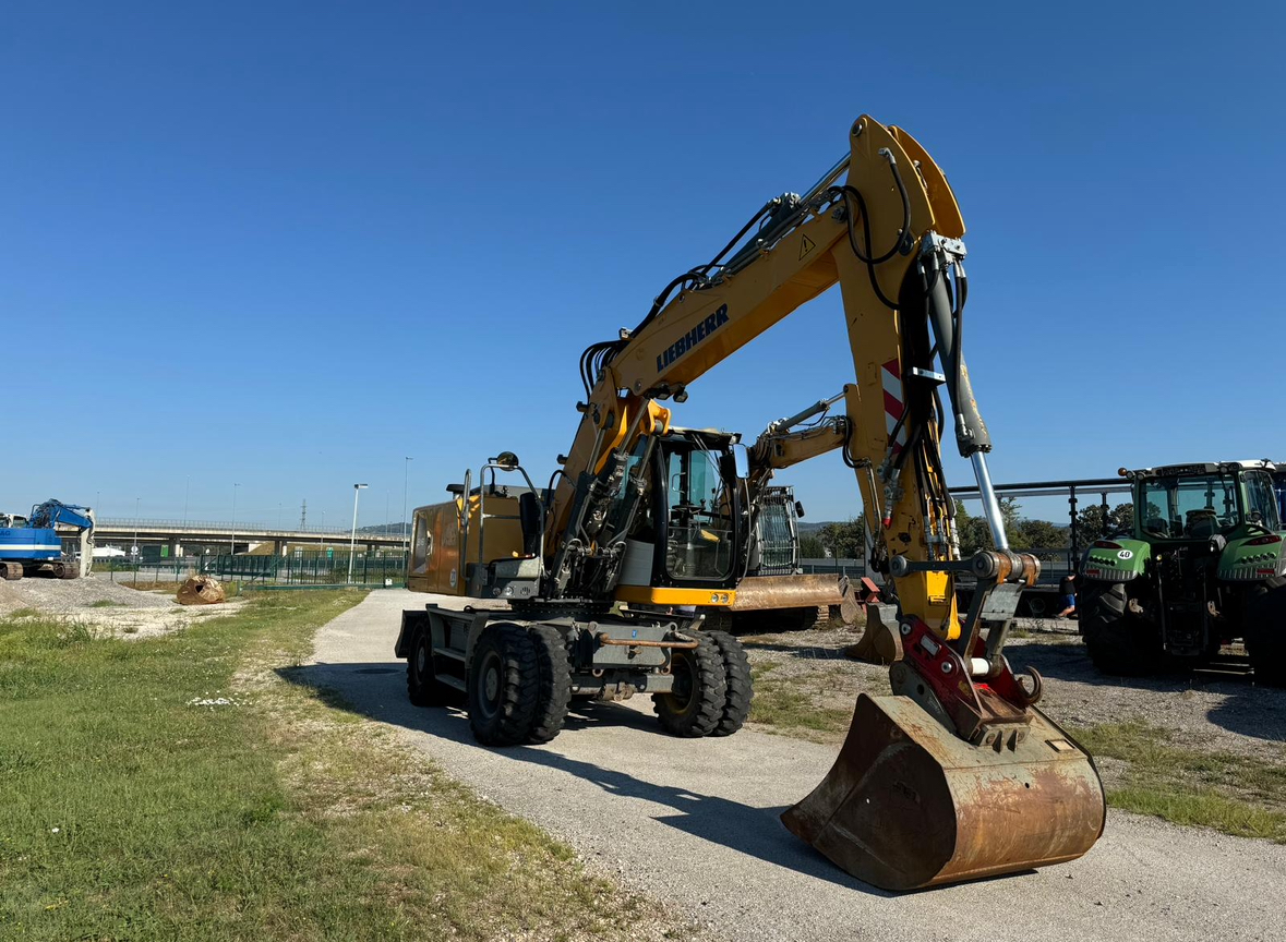 Liebherr 916