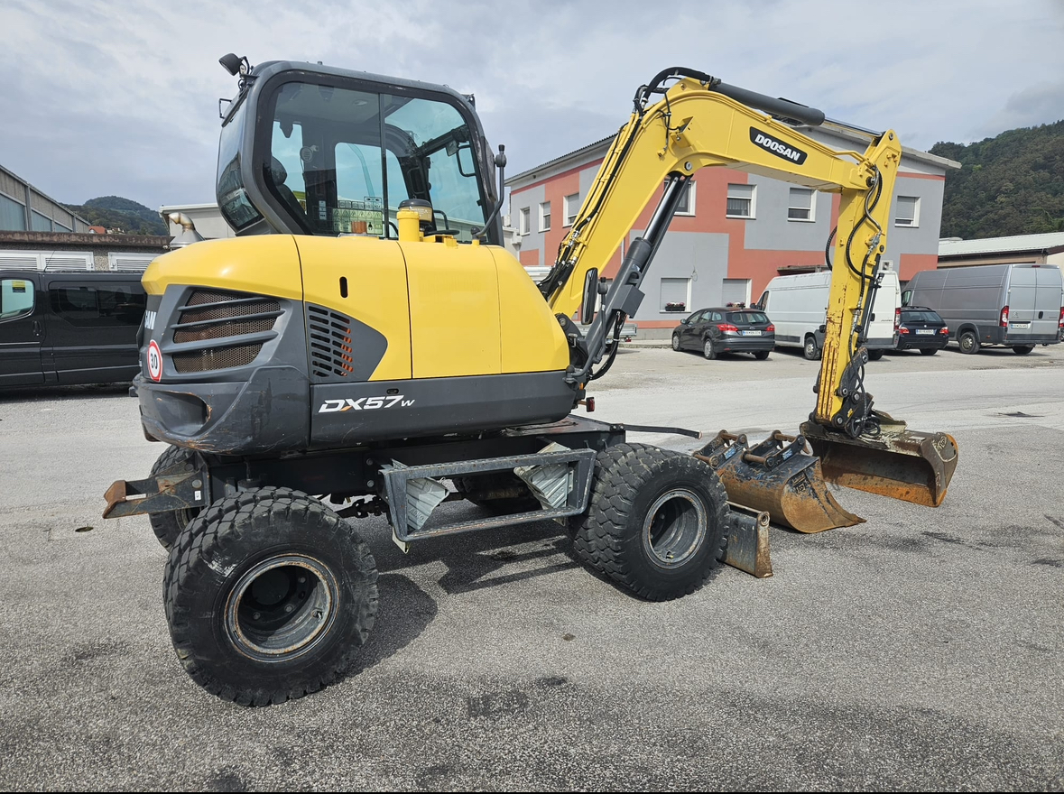 Doosan DX57W