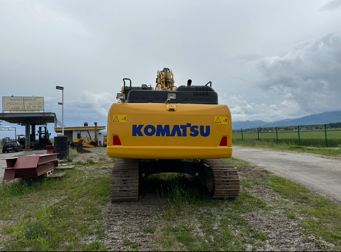 Komatsu HB215