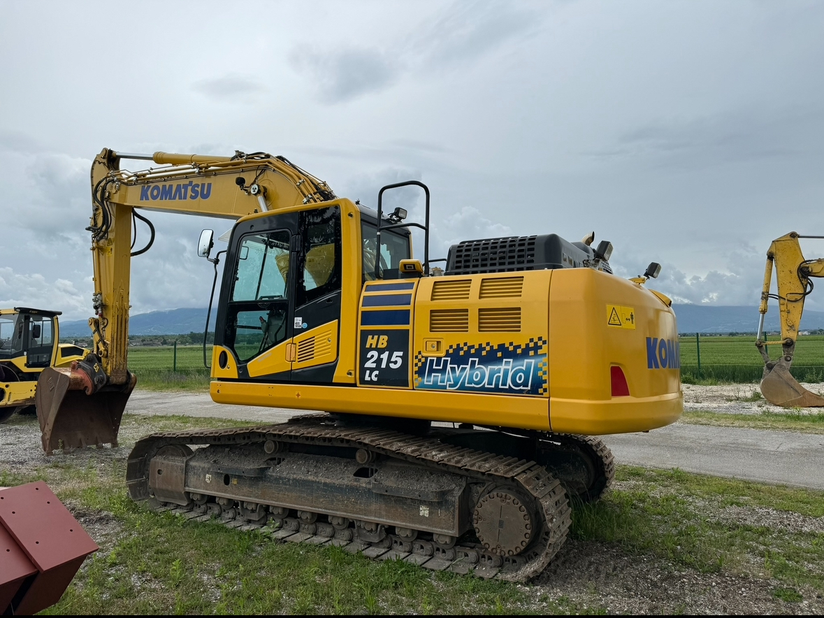 Komatsu HB215