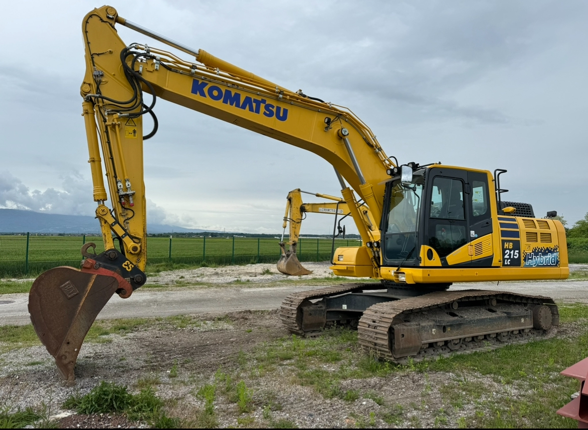 Komatsu HB215