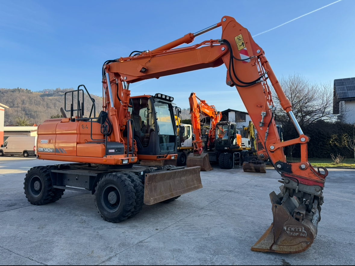 Doosan DX140W