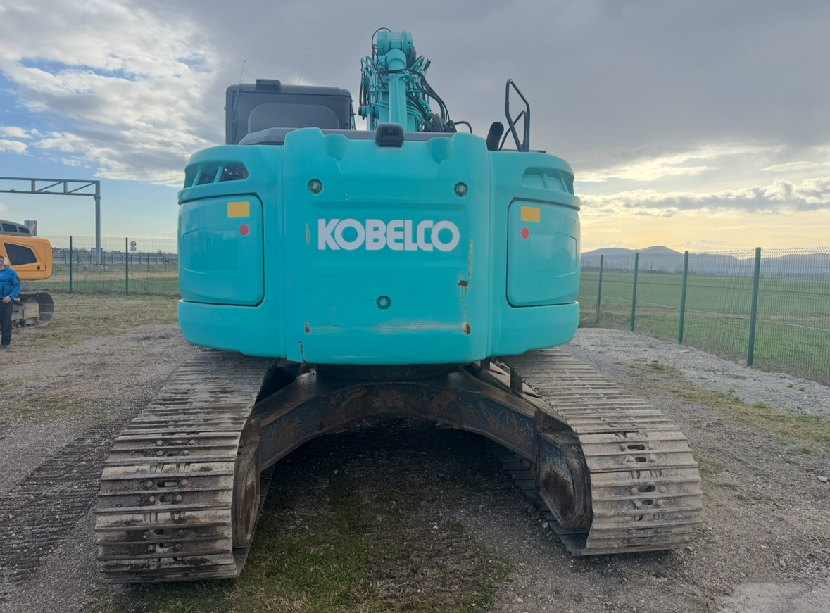 Kobelco SK260