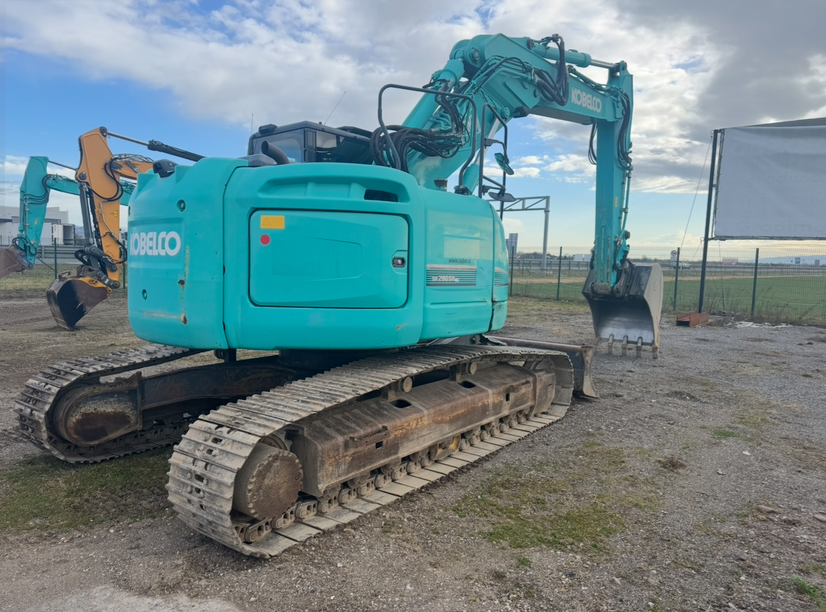 Kobelco SK260