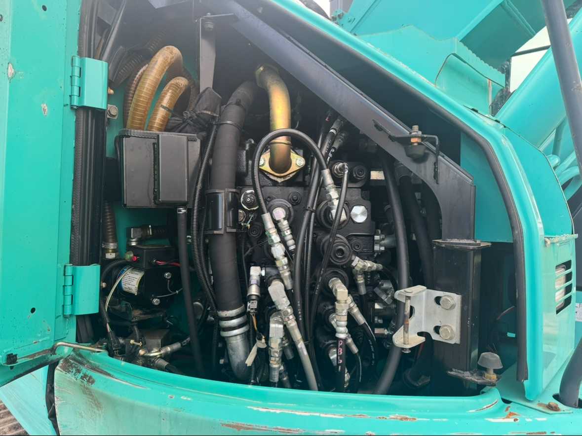 Kobelco SK260